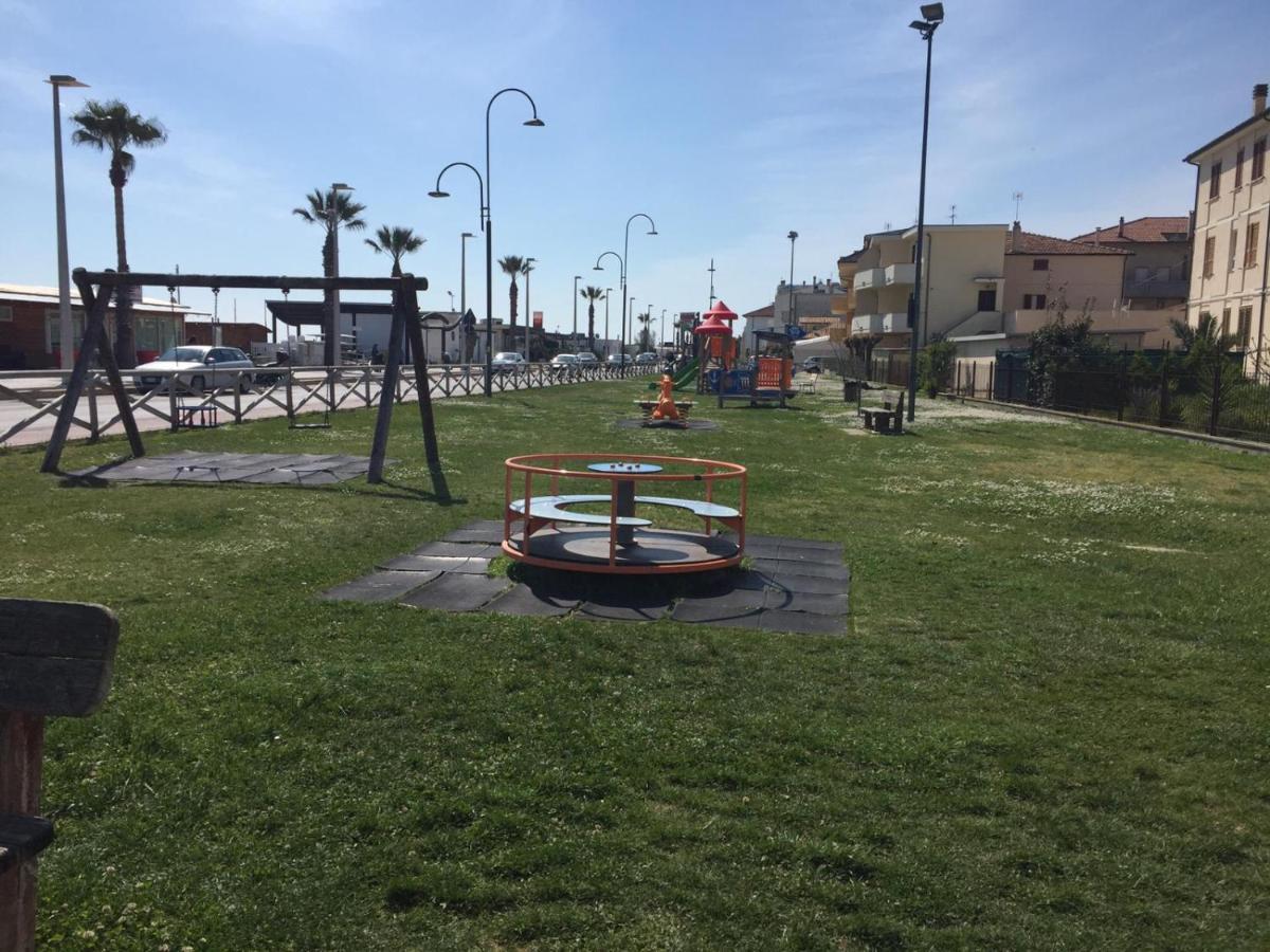 Pousada Copacabana Praia - Affittacamere - Casa Vacanza A Porto SantʼElpidio Exteriér fotografie